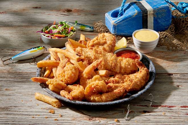 Order The Shrimp Boat Combo food online from Dockside Charlie's store, Chattanooga on bringmethat.com
