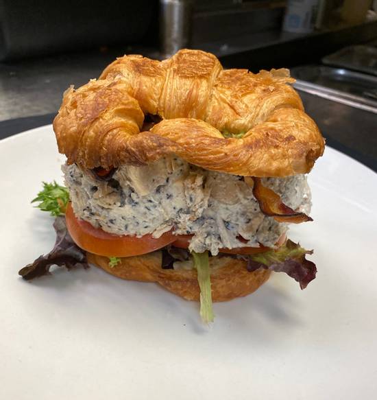 Order California Chicken Salad Sandwich food online from 310 Lakeside store, Orlando on bringmethat.com