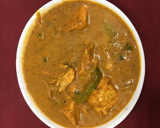 Order Pepper Chicken Curry food online from Tikka Masalaa Indian Restaurant store, Tampa on bringmethat.com