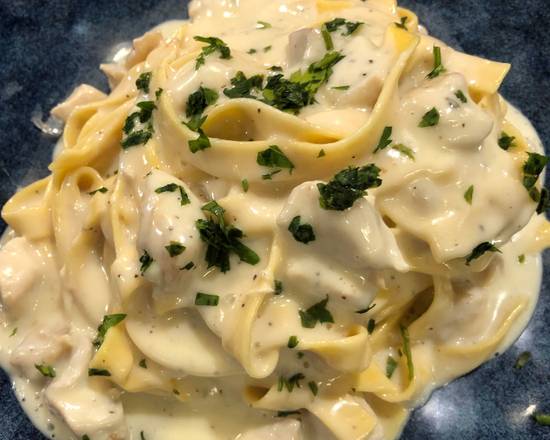 Order Fettucine Alfredo food online from Caffe Di Mauro store, Miami Beach on bringmethat.com