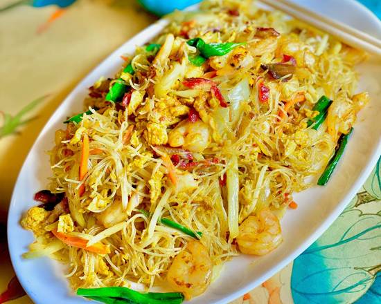 Order N16. Singapore Fried Rice Noodle food online from Din Ho Chinese BBQ store, Austin on bringmethat.com