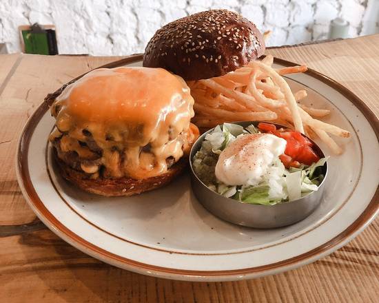 ザ バーガーショップ The Burger Shopの宅配 出前 デリバリーを注文 テイクアウトメニューと値段 ウーバーイーツ