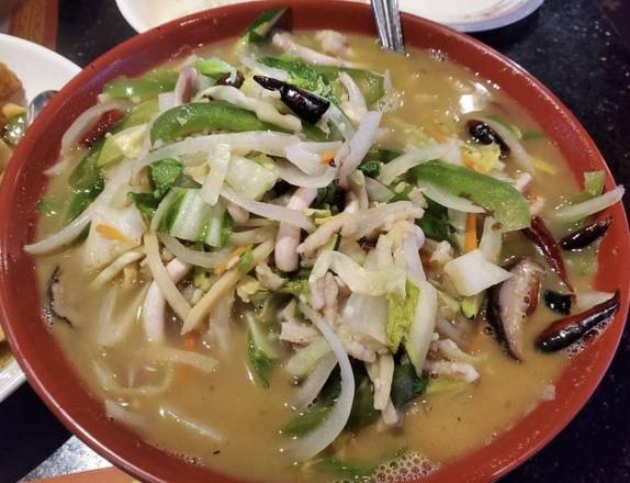 Order Green Pepper Noodle Soup food online from House of joy store, La Crescenta on bringmethat.com