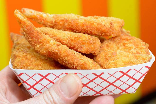 Order 21 Pieces Plate food online from Chicken Delight store, Jersey City on bringmethat.com