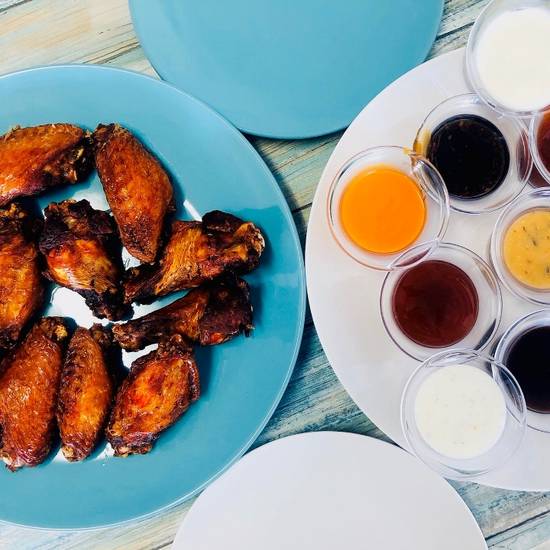 Order CHICKEN WINGS food online from Amore Pizzeria store, Clearwater on bringmethat.com