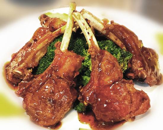 Order Lamb Chop with Black Pepper Sauce 黑椒羊排 food online from Jin Ding Restaurant store, Bryn Mawr on bringmethat.com