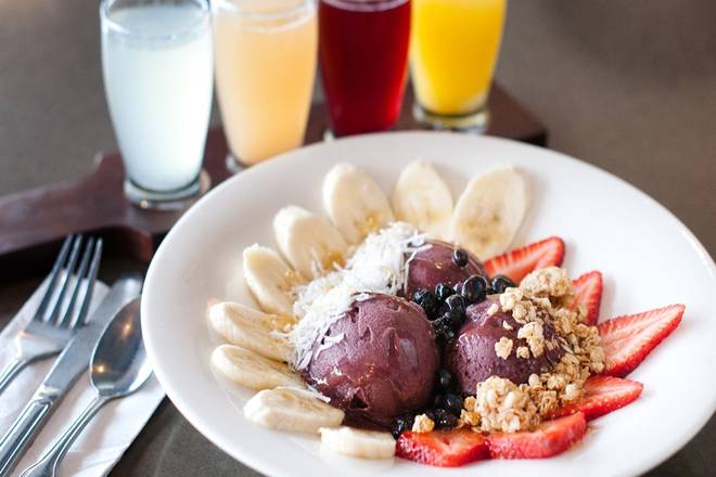 Order Acai Bowl food online from Broken Yolk Cafe store, San Marcos on bringmethat.com