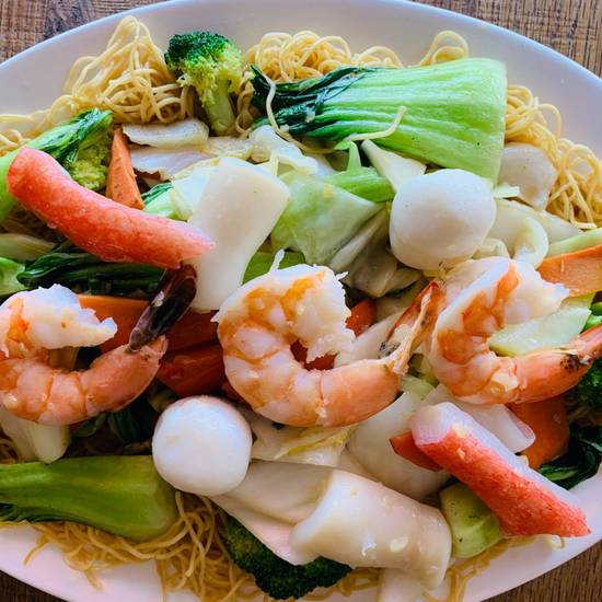 Order M4. Seafood Chow Mein food online from Pho Avenue store, Mountain View on bringmethat.com