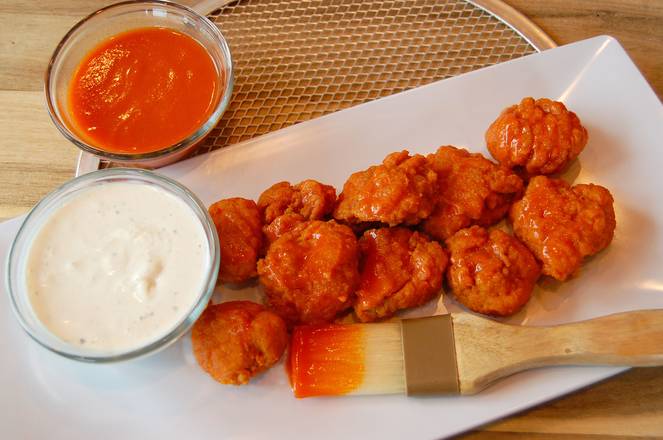 Order Boneless Wings 10 pcs food online from Rosati's Pizza store, Hanover Park on bringmethat.com