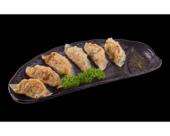 Order Steamed Dumplings (8 Pieces) food online from CY Chinese Restaurant Szechuan Cuisine store, North Miami Beach on bringmethat.com