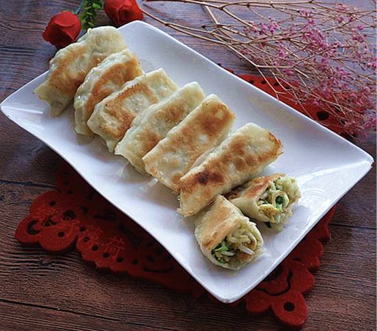 Order Vegetable Potsticker 素鍋貼 food online from Mandarin House store, Portland on bringmethat.com