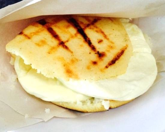 Order Arepas Queso de Mano food online from Arepas Donde Flor store, Riverview on bringmethat.com