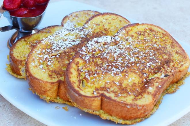 Order Classic French Toast food online from Broken Yolk Cafe store, San Marcos on bringmethat.com