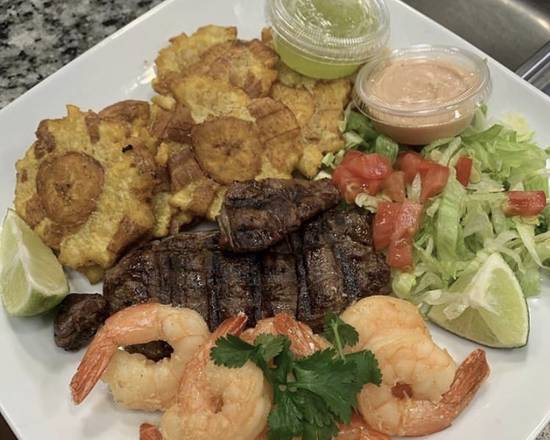 Order Tostones Mar y Tierra (con Churrasco) food online from Fonda El Criollito Restaurant store, Orlando on bringmethat.com