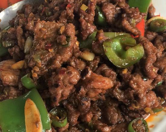 Order 26. Hunan Spicy Beef food online from Mulan Asian Bistro East store, Memphis on bringmethat.com