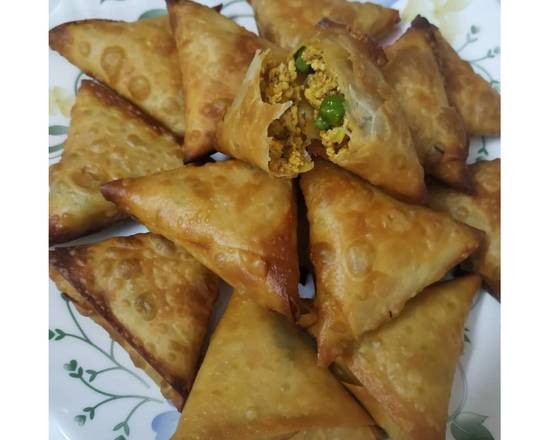 Order Mini Chicken Samosa food online from Tandoorish Indian Cuisine Restaurant store, Houston on bringmethat.com