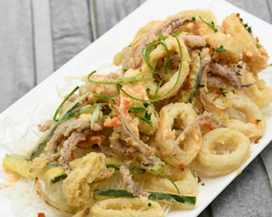 Order Calamari food online from Chart House - River Place 0172 store, Jacksonville on bringmethat.com