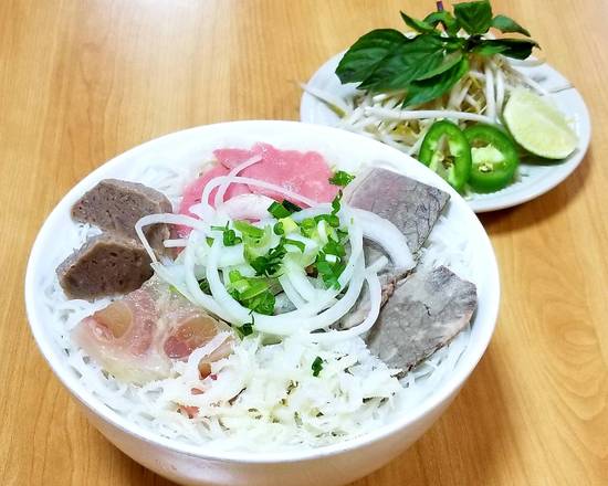 Order Saigon Special Beef Noodle Soup food online from Saigon Noodle & Grill store, Orlando on bringmethat.com