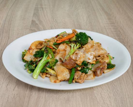 Order Drunken Noodle (Keep Maon) food online from Thai Issan store, Honolulu on bringmethat.com