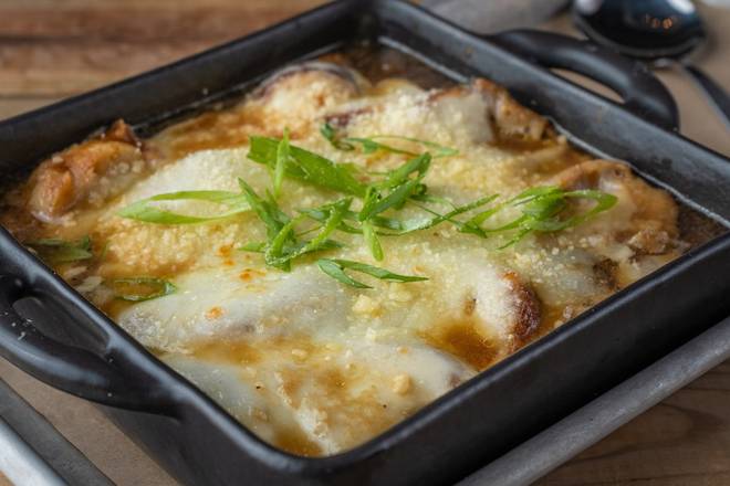 Order French Onion Soup food online from Bar Louie store, Orlando on bringmethat.com
