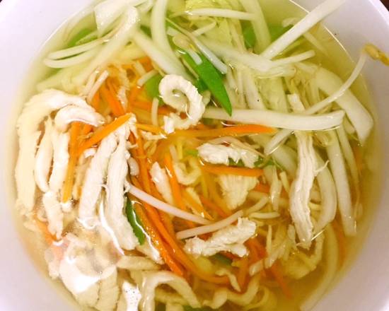 Order 510.Chicken Noodle in Soup 鸡丝汤面 food online from China Chalet store, Florham Park on bringmethat.com