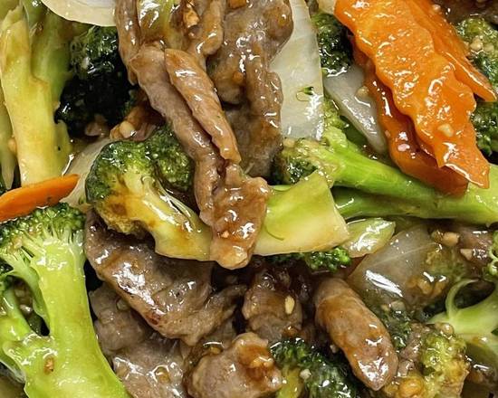 Order Broccoli with Beef food online from Lee's BBQ + Boba store, Cudahy on bringmethat.com