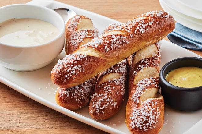 Order Brew Pub Pretzels & Beer Cheese Dip food online from Applebee's store, Durham on bringmethat.com
