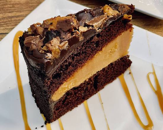 Order Peanut butter chocolate cake food online from H&H Brazilian Steakhouse store, Los Angeles on bringmethat.com