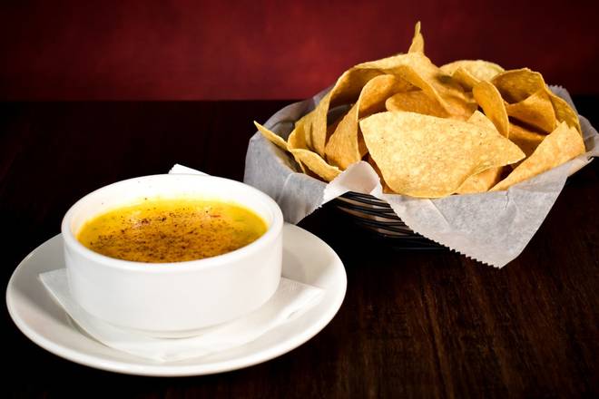 Order Green Chili Queso food online from Aspen Creek Grill store, Noblesville on bringmethat.com