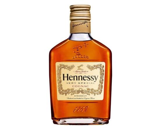 Order Hennessy VS, 375mL cognac (40.0% ABV) food online from Woodbury Wine & Spirits store, ORLANDO on bringmethat.com
