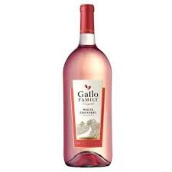 Order GALLO FAMILY WHITE ZINFANDEL 1.5LT BOTTLE food online from Duke Liquor & Jr. Market store, Los Angeles on bringmethat.com