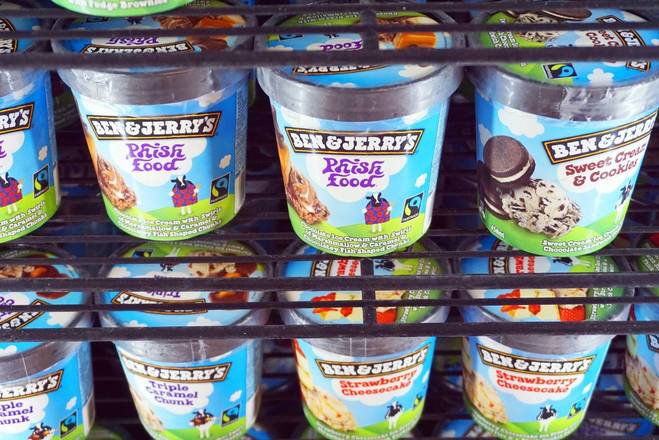Order Ben & Jerry's Chunky Monkey Non- Dairy Frozen Dessert (1 pt) food online from Cappone's Chocolate Cake store, San Francisco on bringmethat.com