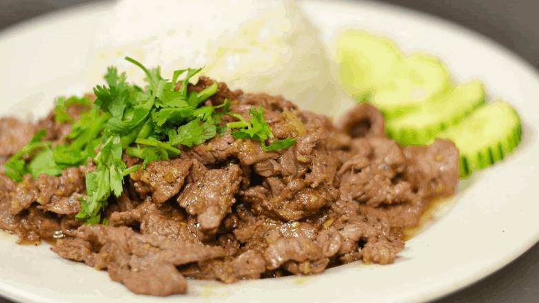 Order P2 Pad Ga-Tiam Prik Thai * food online from Madam Mam's store, Bee Cave on bringmethat.com