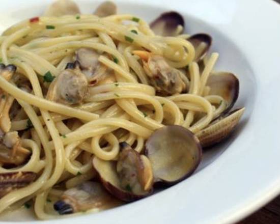 Order Linguine Vongole food online from Sor Tino store, Los Angeles on bringmethat.com