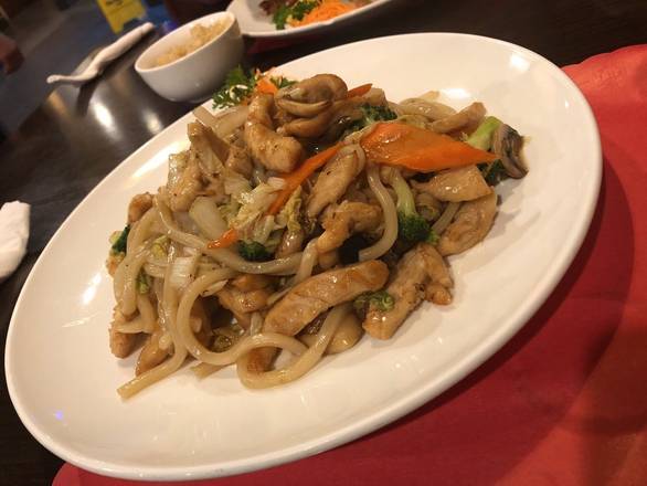 Order Chicken Udon         food online from Sushi Bear Sushi & Grill store, Jacksonville on bringmethat.com