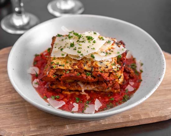 Order World Famous Lasagna  food online from Venice Kitchen store, Memphis on bringmethat.com