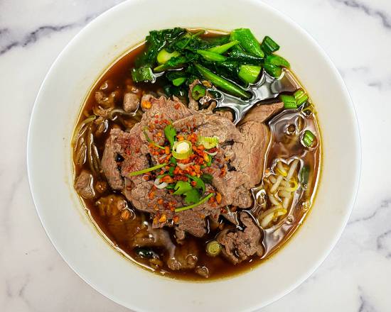 Order Beef Noodle Soup food online from Thai Dish Restaurant store, Boston on bringmethat.com