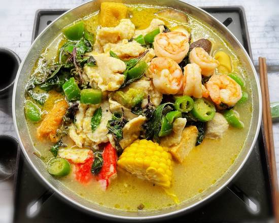 Order 泰式森林锅 Thai Forest Chicken Wok ️ food online from Fashion Wok store, Sunnyvale on bringmethat.com
