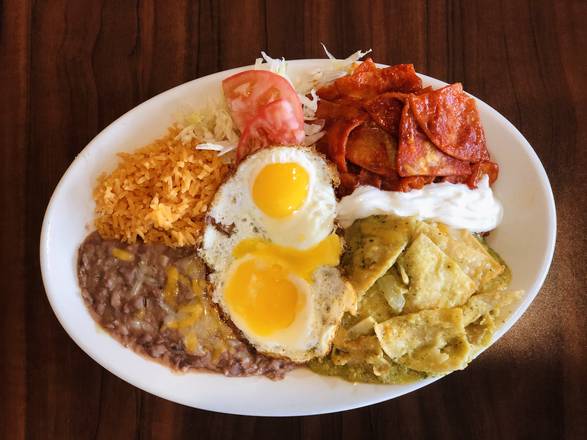 Order Chilaquiles Patrios (Patriot Chilaquiles) food online from Garduńos store, El Monte on bringmethat.com