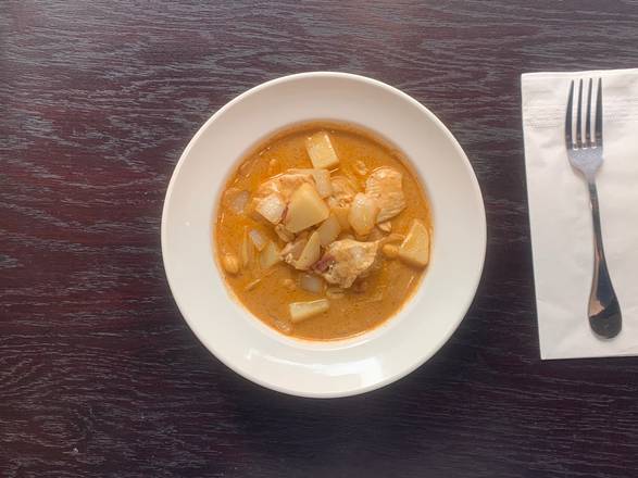 Order Massaman Curry food online from Kare Thai Bistro store, New York on bringmethat.com