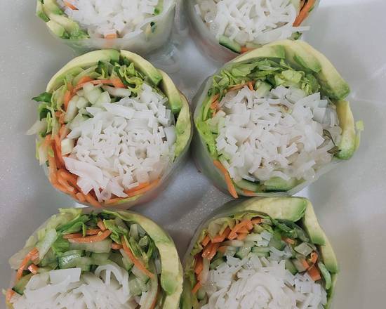 Order Avocado Fresh Roll food online from Bangkok Fusion Café store, Saint Petersburg on bringmethat.com