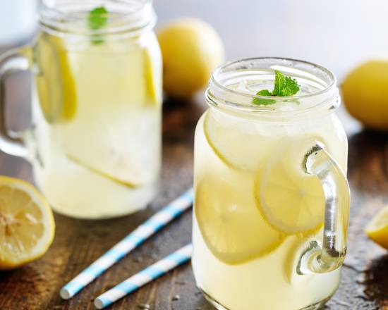 Order Fresh Lemonade 22oz 柠檬渣渣(大杯） food online from Kazan Ramen & Gyoza store, New York on bringmethat.com