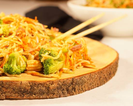 Order Street Side Chow Mein food online from Inchin Bamboo Garden store, San Ramon on bringmethat.com