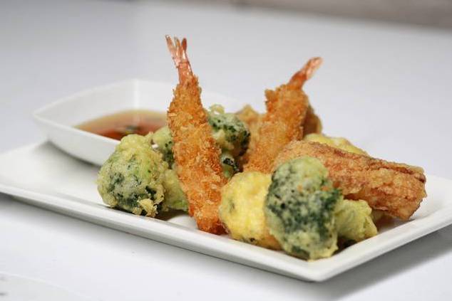 Order Shrimp Tempura Appetizer food online from Sushi Sumo store, Alpharetta on bringmethat.com