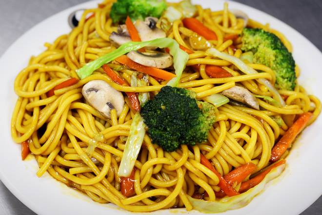Order L2. Vegetarian Lo Mein food online from Captain King's Seafood City store, Memphis on bringmethat.com