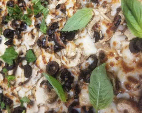 Order Medium 12" Shroom Magic Pizza food online from Nobhill Pizza & Shawerma store, San Francisco on bringmethat.com