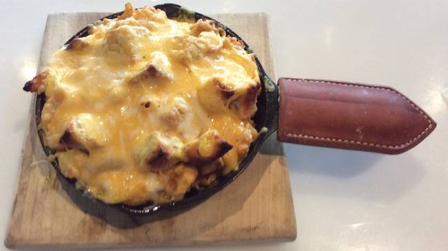 Order Buffalo Chicken Mac and Cheese food online from Double Dogs store, Nashville on bringmethat.com