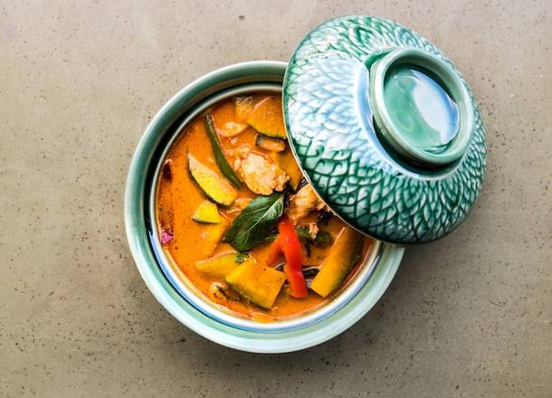 Order Red Curry food online from Celadon Thai Kitchen store, Los Angeles on bringmethat.com
