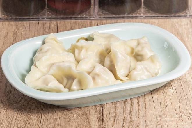 Order Kurobuta Pork & Celery Boiled Jiaozi food online from JA Jiaozi Authentic Dumplings store, Irvine on bringmethat.com