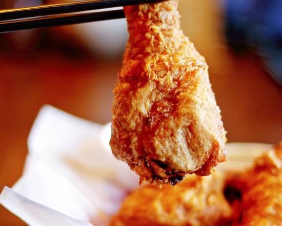 Order Fried Chicken & Gravy (1 leg 2 thigh) food online from Gan Bei store, Seattle on bringmethat.com